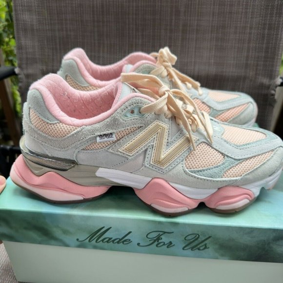 US 9.5 - New Balance 9060 Low top light blue/pink men's sports casual shoes - Picture 2 of 8